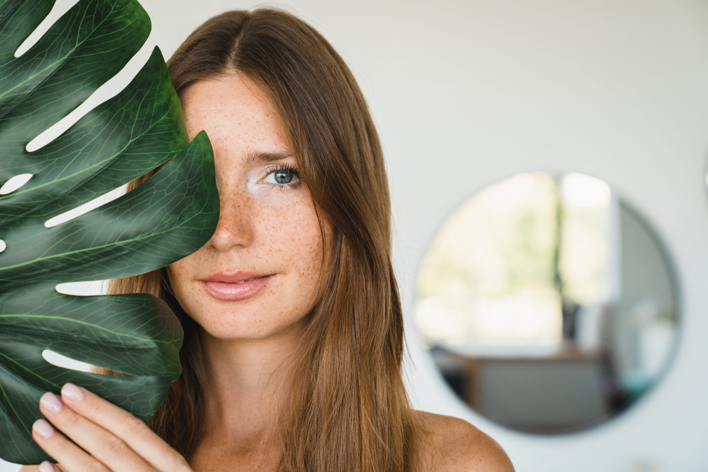 young_beautiful_woman_covering_her_face_with_green_2024_04_16_17-min.jpg young_beautiful_woman_covering_her_face_with_green_2024_04_16_17-min.jpg